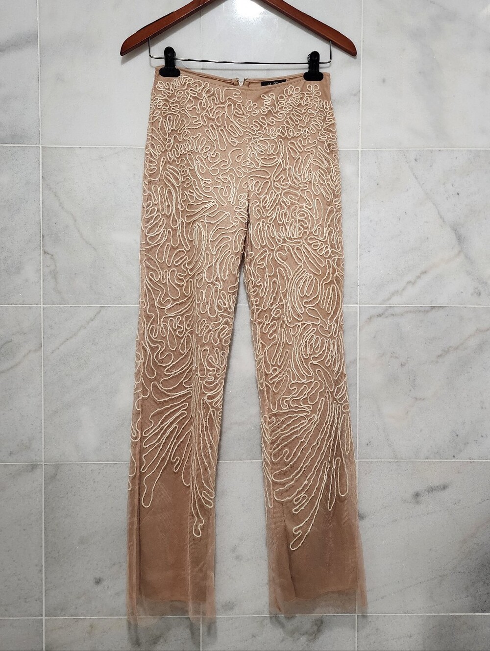 BCBGMaxAzria Collections Beige Embroidered Straight Leg Pants Sz 2 Y2k